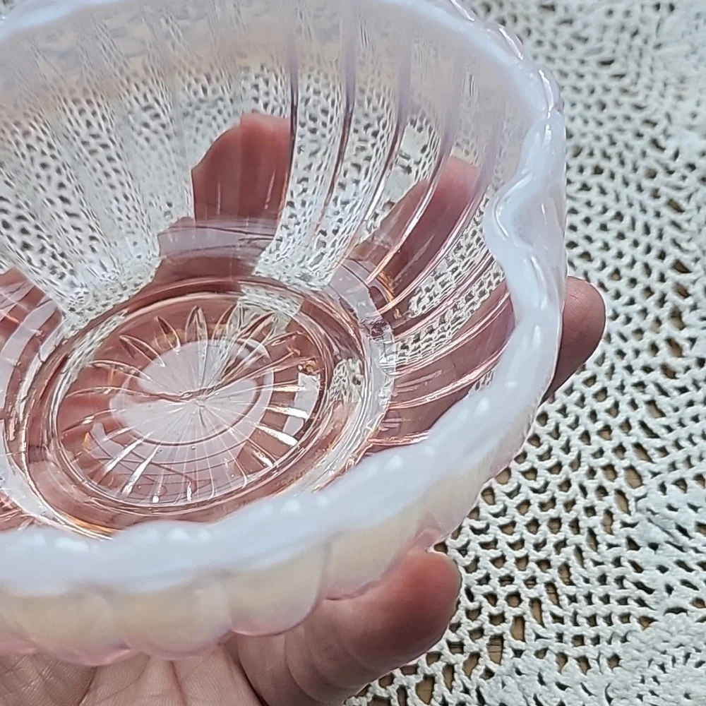 Vintage Fenton Pink Opalescent Ribbed Glass Heart Shaped Dish - Picture 6 of 10